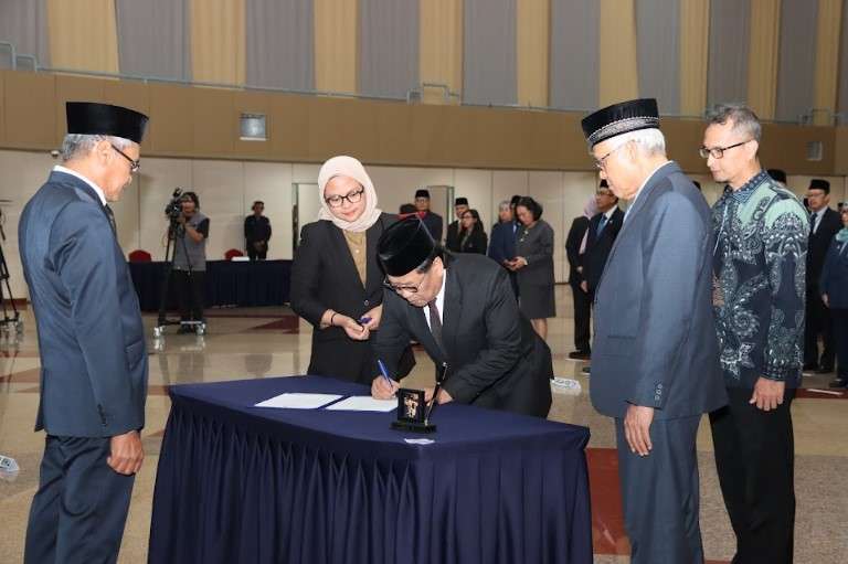 Dr. Mohamad Yunus Meneruskan Estafet, Mengawal Transformasi Strategis UT! 