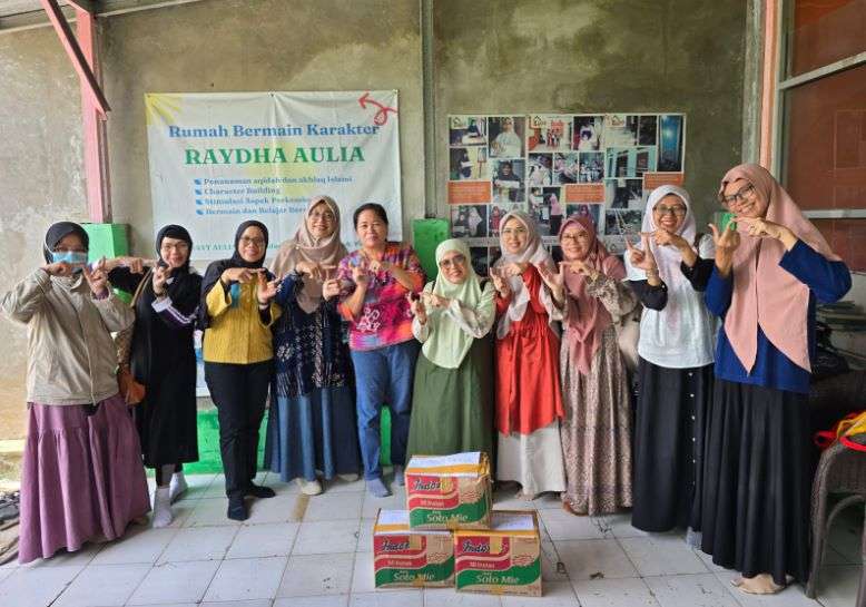 Dharma Wanita Persatuan UT Wujudkan Kebahagiaan Ramadan Lewat Beragam Bantuan 