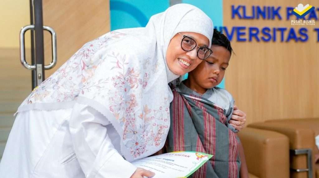 UT Berdampak: Hadirkan Senyum Lewat Sunatan Massal Gratis untuk Anak Sekitar Kampus 