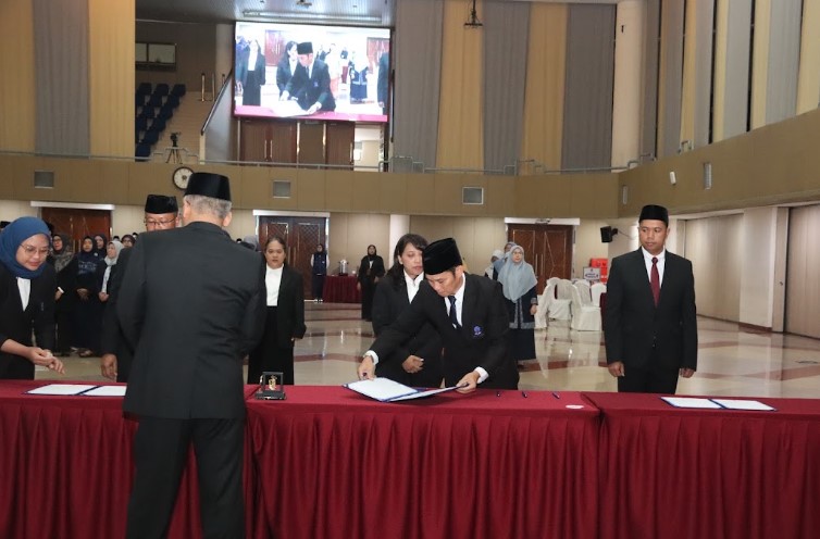 Lantik Sejumlah Pejabat, UT Percepat Transformasi Digital dan Bidik Daya Saing Global